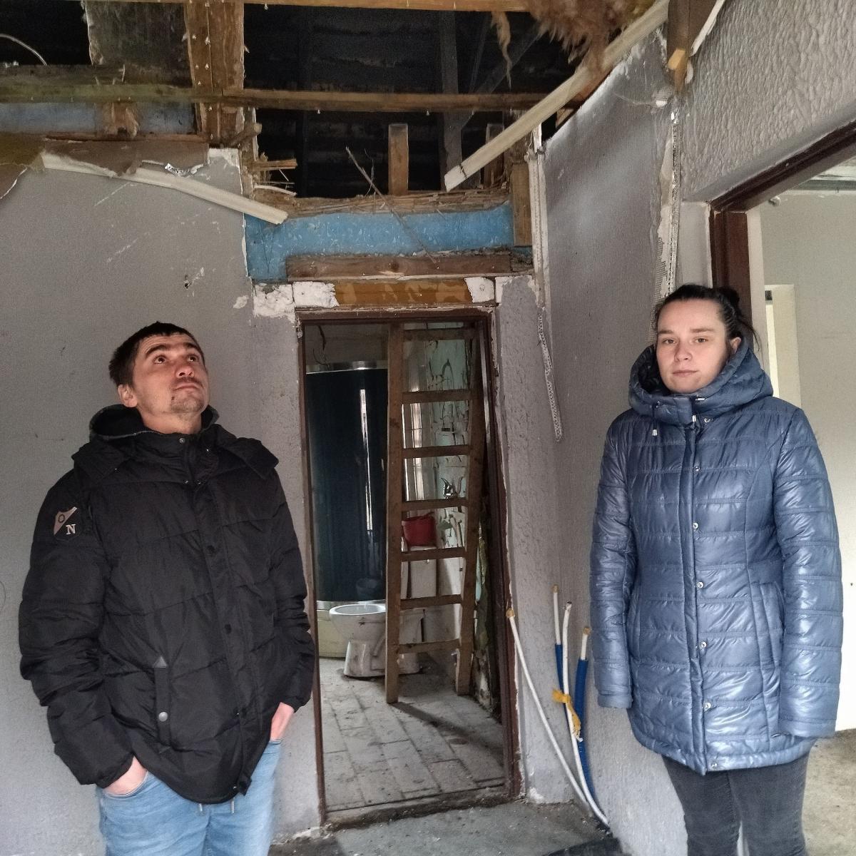 Pożar wybuchł w nocy z 28 lutego na 1 marca br. Przyczyny nie są znane. Drewniany dom na razie nie nadaje się do użytku.<br/>fot.www.szczytnycel.pl