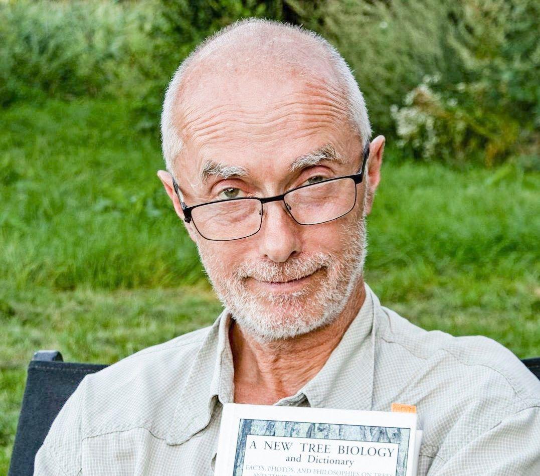 – Znam wielu leśników, którzy w pojmowaniu przyrody nie są daleko od tych, potocznie nazywanych, aktywistek i aktywistów ekologicznych. Podobnie jak oni rozumieją potrzebę zachowania najcenniejszych fragmentów starego lasu, w jego naturalnym stanie – mówi dr inż. Piotr Tyszko-Chmielowiec