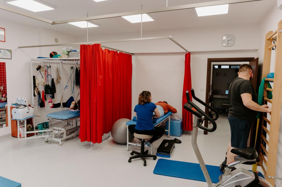 Zdrowie, ośrodki kompleksowej rehabilitacji Przemyślu działają dzieci dorosłych - zdjęcie, fotografia