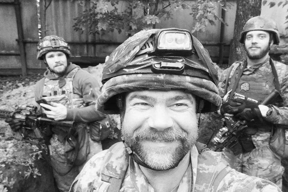 „Gdy cię pytałem, kiedy wrócisz do domu, odpowiedziałeś:  „Kiedy wojna się skończy” – wspominał w mowie pożegnalnej brat Janusza Szeremety. Ten jednak wrócił wcześniej. Jego wojna zakończyła się w niedzielę, 4 grudnia. Walczył przez 271 dni. Jego walkę uhonorował prezydent Zełenski, nadając mu odzna