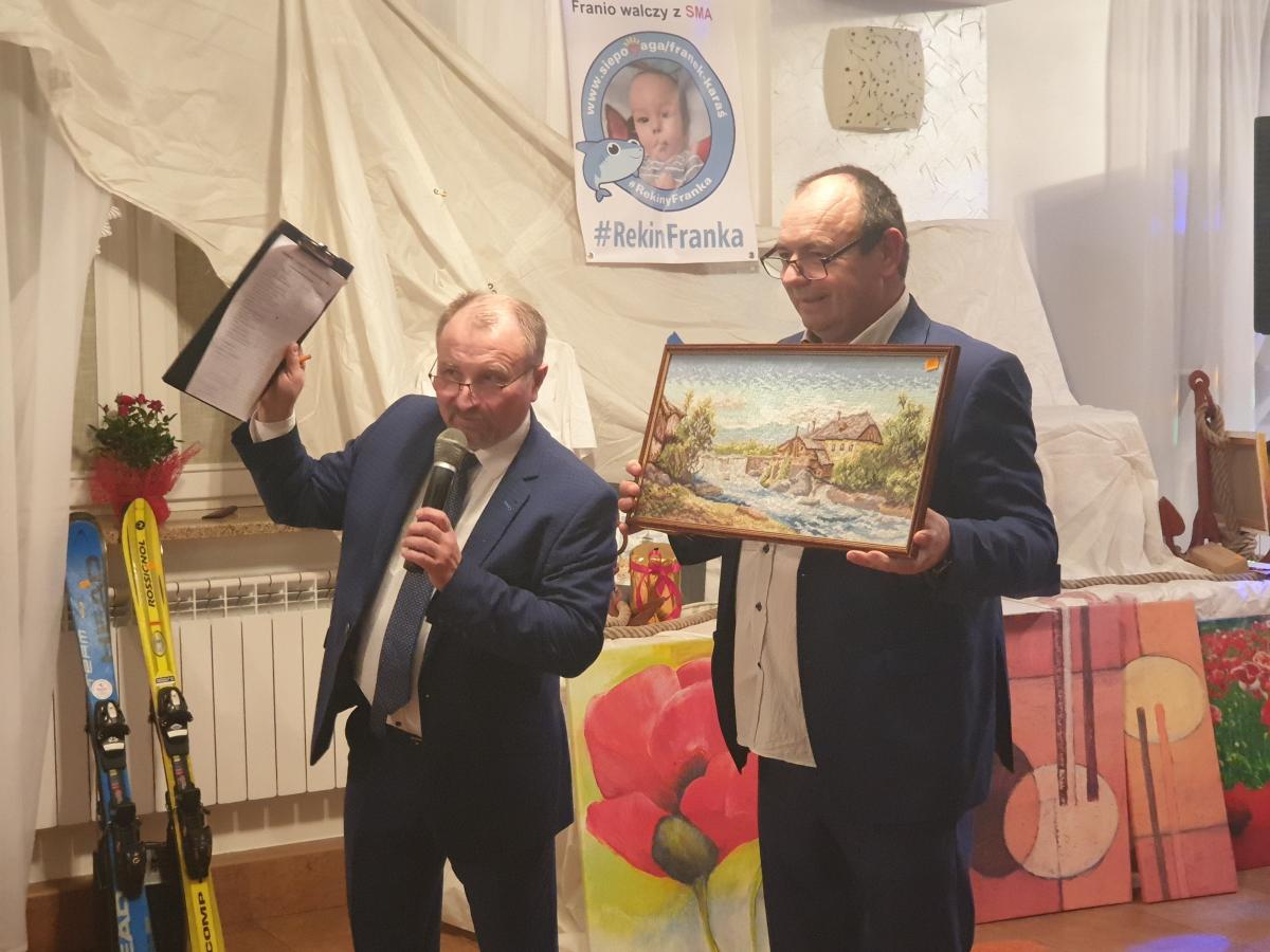 Aukcję charytatywną pod nazwą: „Żeglarze dla Frania” poprowadzili z dużym sukcesem Robert Rybak – dyrektor Centrum Kształcenia Zawodowego i Ustawicznego nr 1 w Przemyślu i Janusz Jędruch – znany przemyski żeglarz i szkutnik. <br/>fot.A. Wilgucki