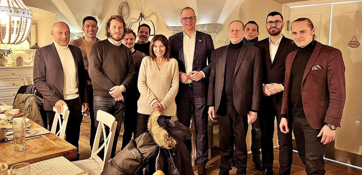 Większość delegacji delektowała się żurkiem i ziemniaczanymi gołąbkami kresowymi. Przemyską „kuchnią” są wręcz zachwyceni – zdradził prezydent Przemyśla W. Bakun.<br/>fot.UM Przemyśl  