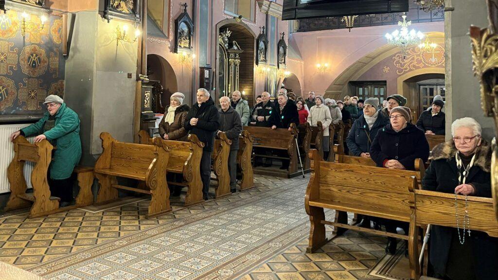 W istotę Światowego Dnia Chorego wprowadził obecnych na eucharystii w kościele pw. św. Antoniego z Padwy o. Tadeusz – proboszcz, który razem z gwardianem o. Cyprianem namaścił chorych. 

<br/>fot.Ojcowie Reformaci Przemyśl