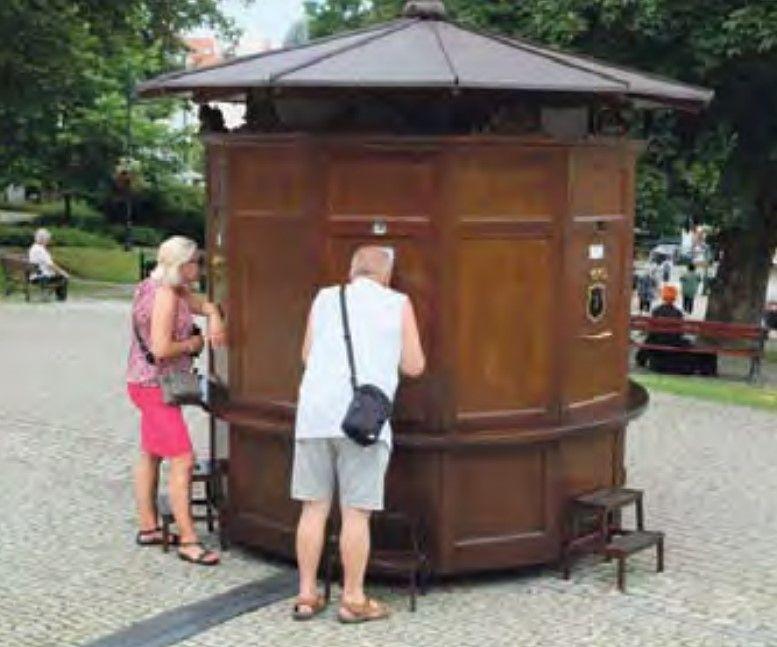 Fotoplastikon na Rynku cieszy się ogromną popularnością.fot.Jacek Szwic