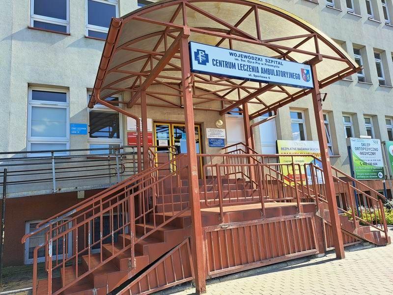 Przenosiny Zakładu Rehabilitacji ze szpitala do Centrum Leczenia Ambulatoryjnego nr 2 przy Sportowej 6 wciąż budzą emocje mieszkańców. <br/>fot.U. Gielo