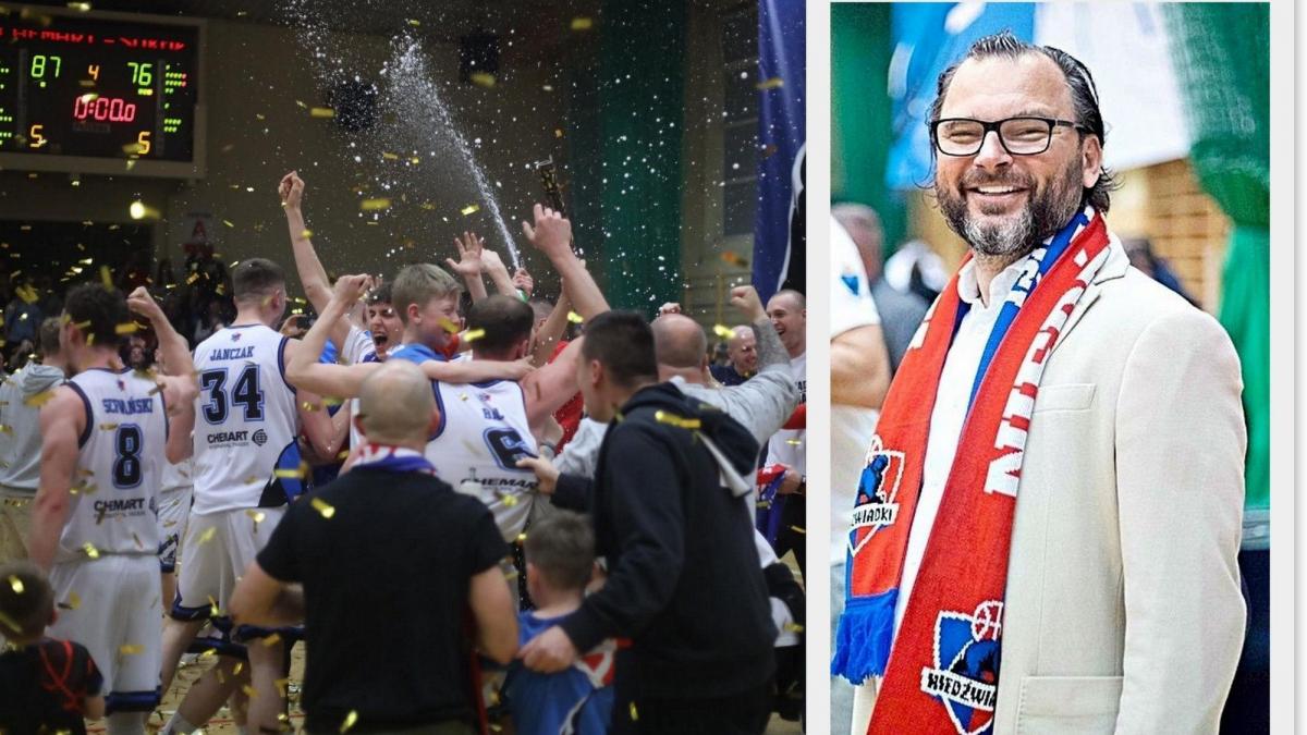 Artur Lewandowski tuż po awansie Niedźwiadków Chemart Przemyśl do I ligi.<br/>fot.Grzegorz Gajdzik