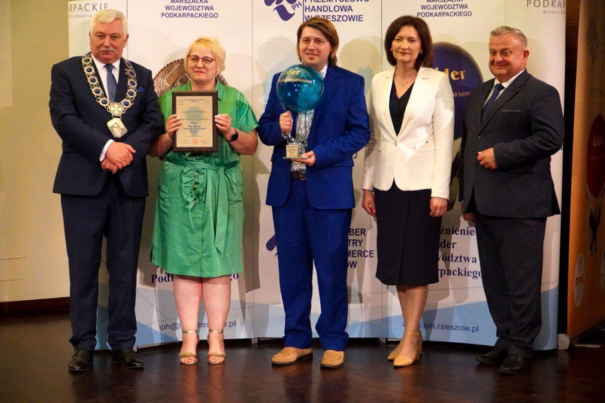 W gronie laureatów, którzy odebrali dyplomy i statuetki, dwukrotnie znalazła się radymniańska spółka Rol-Mech Grażyna i Jan Grześko.<br/>fot.PUW Rzeszów