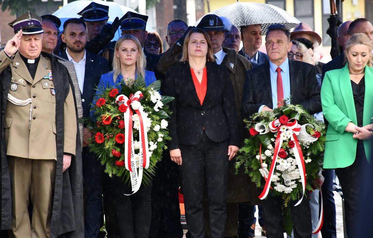 Jarosławianie oddali hołd pierwszym ofiarom piekła na ziemi, jakim był obóz koncentracyjny Auschwitz.<br/>fot.MD 