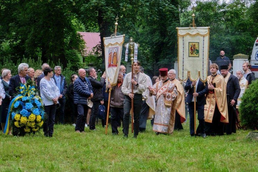 Podczas tegorocznej panachydy modlitwą i pamięcią otaczano nie tylko poległych w czasie wojny z początków XX wieku, ale także tych, którzy codziennie giną w Ukrainie, walcząc z rosyjskim najeźdźcą.<br/>fot.ze zbiorów własnych