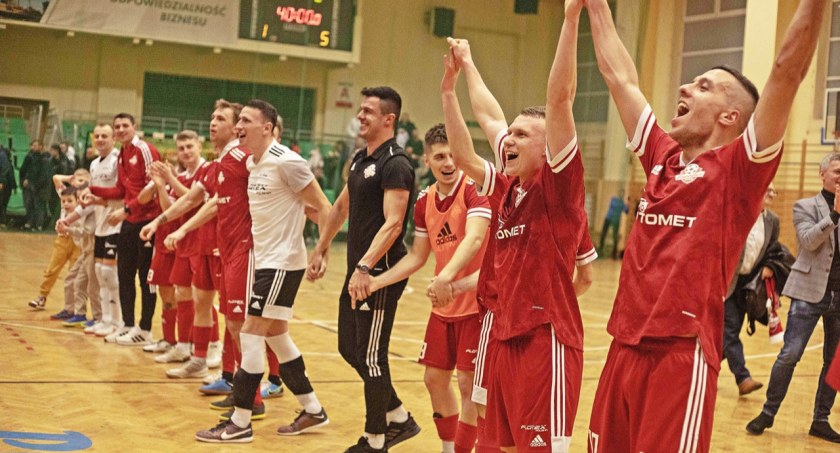 Czy niebawem przemyślanie będą mieli takie powody do radości, jak po pucharowym triumfie z łódzkim Widzewem? Parkiet pokaże.