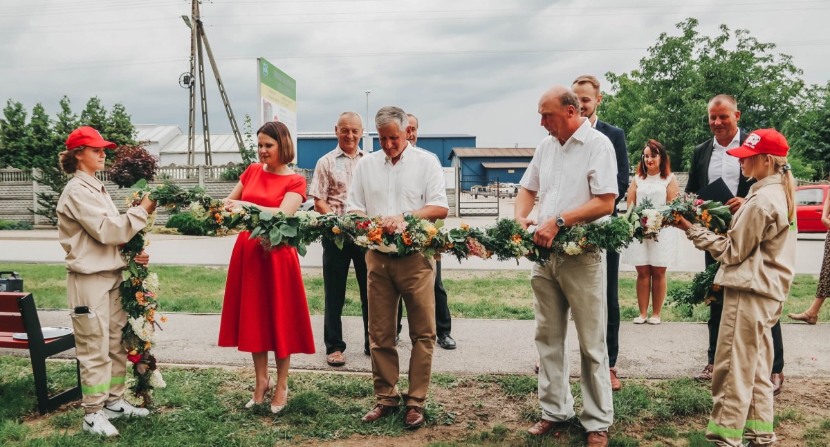 Edukacyjna ścieżka w parku to świetne miejsce na lekcję przyrody w terenie. Na jej trasie znajdziemy sporo gier i ruchomych plansz./ ZDJĘCIE UG Tryńcza