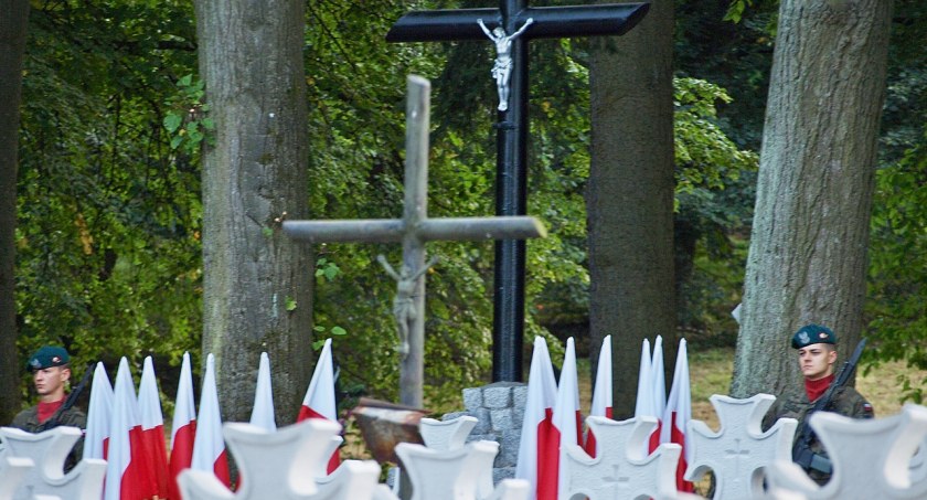 Grób Nieznanego Żołnierza na Cmentarzu Wojskowym w Przemyślu był miejscem miejskich uroczystości z okazji 84. rocznicy wybuchu II wojny światowej. Fot. Mariusz Godos