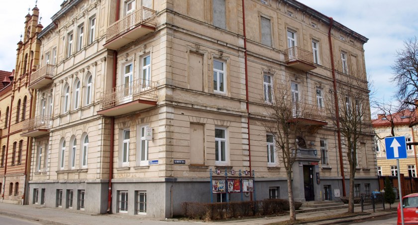 Zabytkowy budynek Młodzieżowego Domu Kultury przy ul. św. Józefa 6 w Przemyślu wreszcie doczeka się prawdziwego remontu. Fot. Mariusz Godos