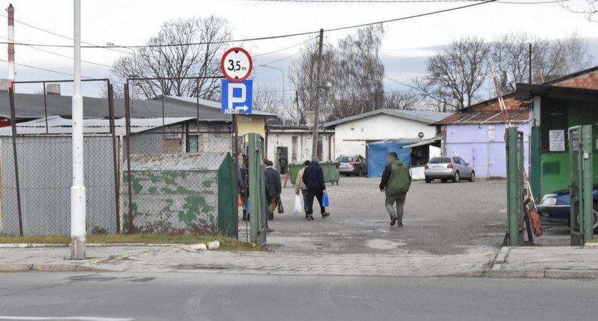 Nowa siedziba Wojewódzkiej Stacji Pogotowia Ratunkowego SP ZOZ w Przemyślu wraz z Centrum Symulacji i Szkoleń Ratunkowych miałaby powstać w miejscu dawnego tzw. ukraińskiego bazaru przy ul. Wilsona. Fot. ze zbiorów własnych