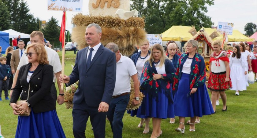 Dożynkowym obrzędom stało się zadość za sprawą prezentacji wieńców./ Zdjęcia: Starostwo Powiatowe w Przemyślu