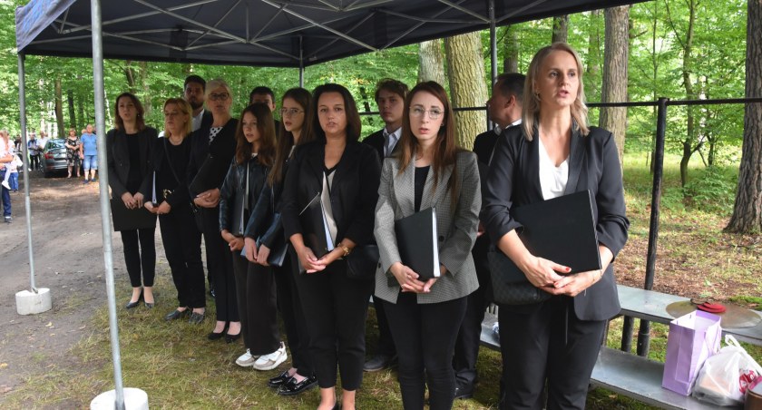 Mimo, iż od tragicznych wydarzeń upłynęło już wiele lat, pamięć o nich wśród miejscowej społeczności jest wciąż żywa./ Zdjęcia: UG Przeworsk