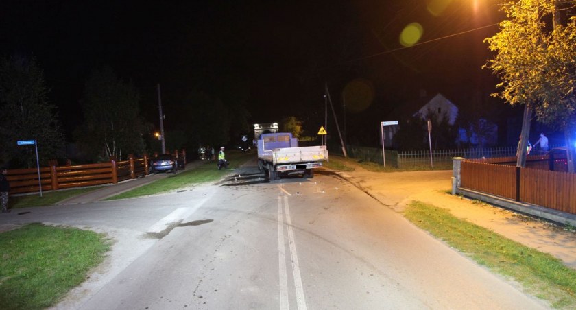 Aktualnie wyjaśniane są dokładne okoliczności tragicznego wypadku. 