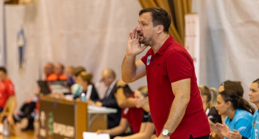 Panie Michale, co pan zrobił z tym zespołem?! Wbrew zdrowemu rozsądkowi, wbrew logice, stworzył zespół. Zespół, który był o krok od wygranej nad Bałtykiem, zespół, który bez większego problemu uporał się z faworyzowaną Piotrcovią.