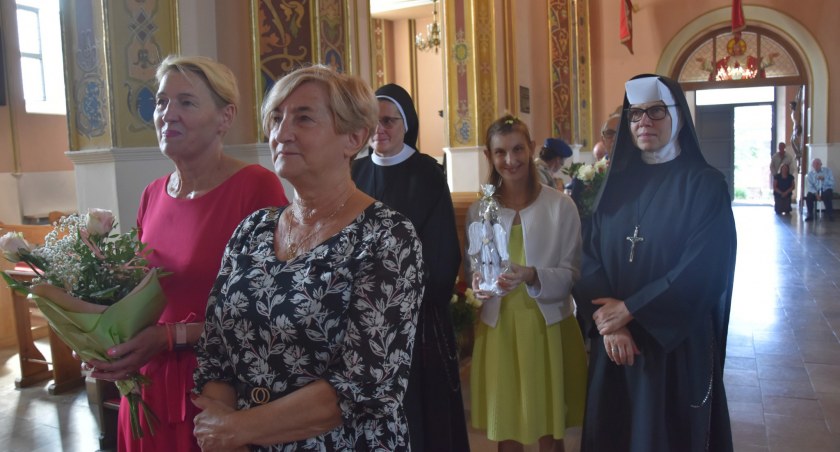 W lubaczowskim sanktuarium odprawiona została uroczysta msza św. z udziałem jubilata oraz duchownych, którzy razem z bp. M. Leszczyńskim przyjmowali święcenia kapłańskie./ Zdjęcia: Starostwo Powiatowe w Lubaczowie