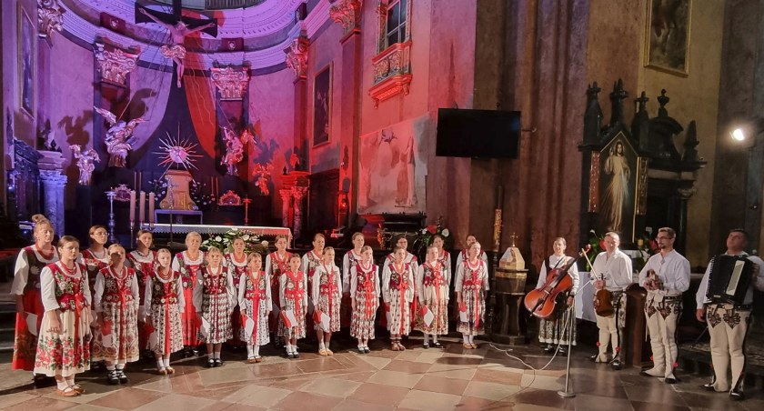 Koncert w wykonaniu zespołu „Skrzypnianie” ze Skrzypnego na Podhalu był niezapomnianym przeżyciem. Fot. Grzegorz Gajdzik