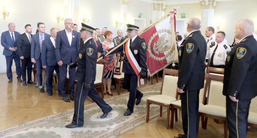 Poczet sztandarowy SM na uroczystości jubileuszowej. / fot. Jacek Szwic