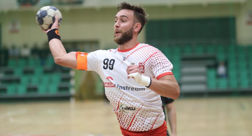 Kapitan zespołu Tomasz Kulka była najskuteczniejszym graczem gospodarzy. Rzucił 7 bramek. Fot. Grzegorz Gajdzik 