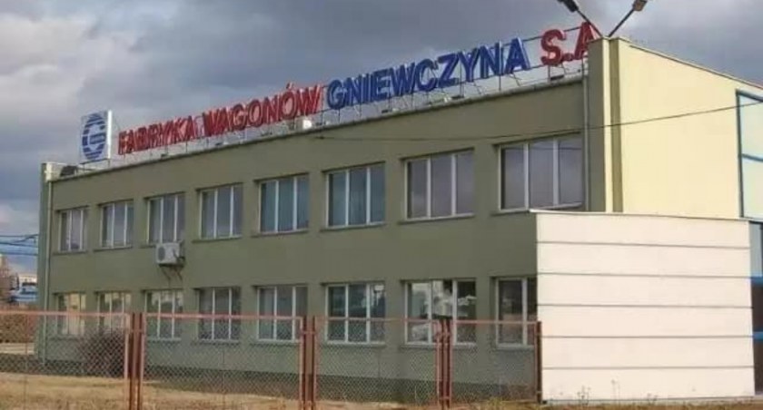 Spółka PKP Cargo planowała wznowić w Gniewczynie Łańcuckiej produkcję wagonów, ale się nie udało. Teraz zdecydowano, że w byłej fabryce wagonów rozpocznie się produkcja wojskowa. Oby. Fot. zbiory własne