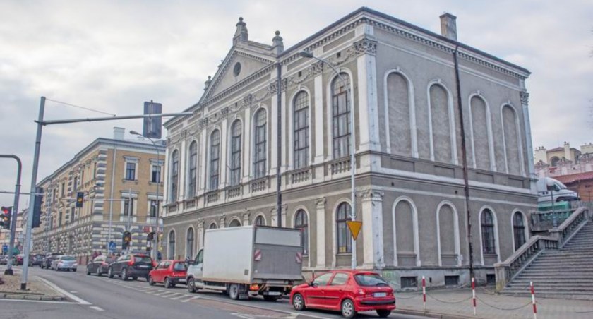 W VI naborze w ramach Programu Inwestycji Strategicznych skorzysta m.in. powiat jarosławski, który otrzyma 1 mln 960 tys. zł na przebudowę budynku przy ul. Tarnowskiego 1 w Jarosławiu i przystosowanie go do potrzeb Powiatowego Ogniska Baletowego./ Zdjęcie: archiwum ŻP
