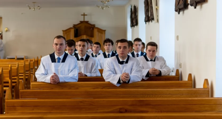 Na pierwszym roku Wyższego Seminarium Duchownego formację przygotowującą do kapłaństwa rozpoczęło 10 młodych mężczyzn z terenu archidiecezji przemyskiej. / Zdjęcia: WSD w Przemyślu