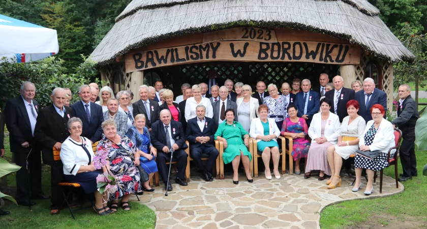 Uroczystość złotych godów, a więc 50-lecia związku małżeńskiego, obchodziły  22 pary z terenu gminy Tryńcza. Tak długi małżeński staż może być wzorem dla innych./ Zdjęcie: UG Tryńcza