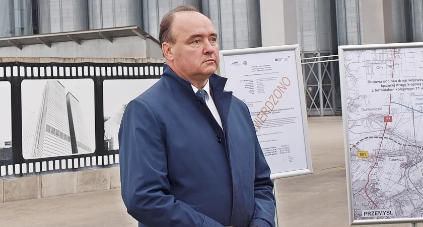 – Połowę z tej kwoty przeznaczymy na budowę oczyszczalni ścieków, która będzie obsługiwać starszą i nową część naszej strefy ekonomicznej. Połowę zaś na budowę dróg i kanalizację na nowej części – powiedział wójt gminy Orły Bogusław Słabicki. Fot. Mariusz Godos