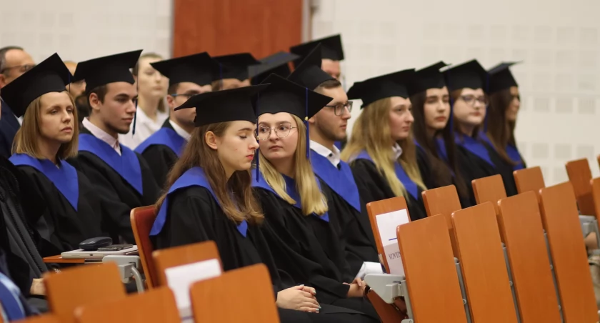Dla nowych członków uczelnianej społeczności rozpoczęcie roku akademickiego połączone z immatrykulacją to ważna chwila. FOTO G. Gajdzik