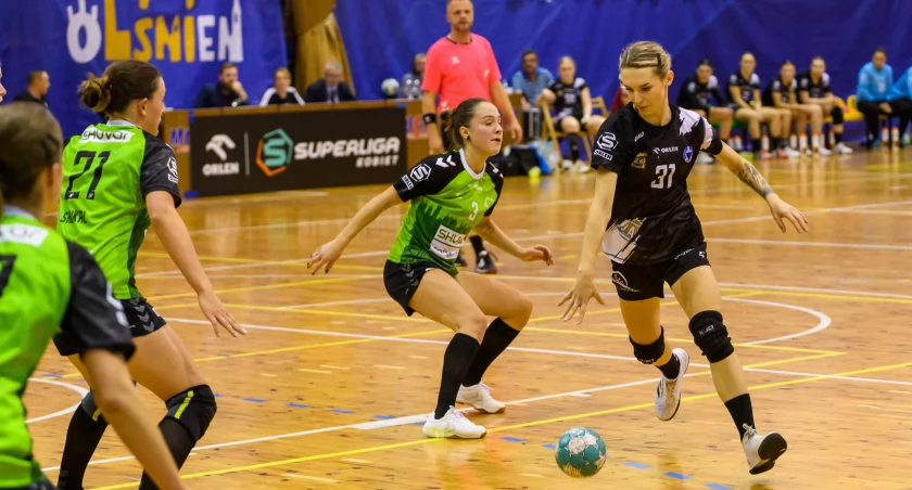 Julia Skubacz (nr 31) została wybrana najlepszą zawodniczką Handball JKS w meczu z Galyczanką Lwów. Fot. ORLEN Superliga Piłki Ręcznej Kobiet