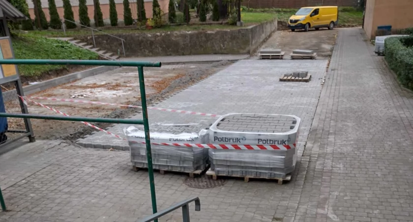 Jeszcze w br. dojdzie do remontu chodników na ul. Grunwaldzkiej 127 i Wybrzeżu Ojca Świętego Jana Pawła II 86. Fot. zbiory własne
