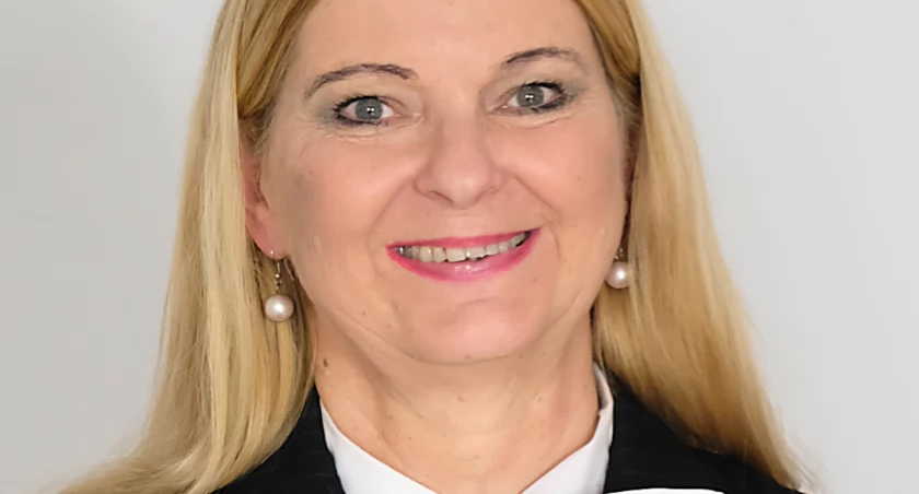– Nasze stanowisko w tej sprawie jest zdecydowane i uważamy, że powinno się ująć w budżecie na przyszły rok kilkukrotnie większą kwotę przeznaczoną na dodatki motywacyjne – uważa radna niezależna Grażyna Stojak. Fot. Jacek Szwic