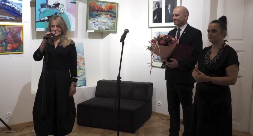 Przez lata Galeria Rynek 6 była miejscem wystaw znakomitych artystów. Wielu z nich było obecnych na jubileuszu./ Zdjęcia: JOKIS Jarosław