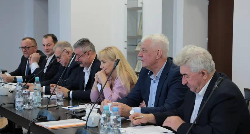 26 października odbyło się pierwsze posiedzenie Zgromadzenia Związku powiatowo- gminnego „Jarosławski Związek Komunikacyjny”, na którym wybrano jego władze./ Zdjęcie: Starostwo Powiatowe w Jarosławiu