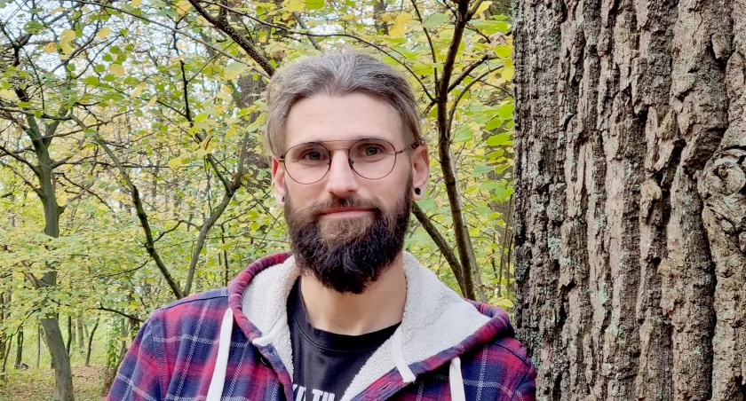 - Zakupiony Wieczny Las zostawiamy samemu sobie. Nie wycinamy. Nic w nim nie robimy. Obecnie mamy ich dwa. W otulinie Biebrzańskiego Parku Narodowego i niedaleko Lubaczowa, w Budomierzu – informuje Piotr Klub. / Fot. Artur Wilgucki      
