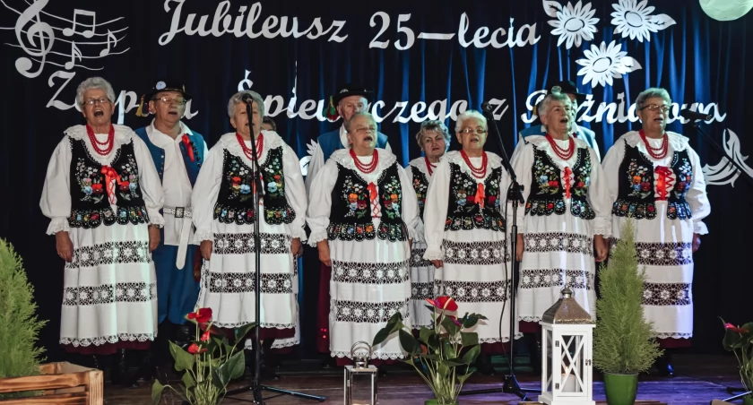 25. urodziny Zespołu Śpiewaczego z Rożniatowa świętowano z przytupem./ Zdjęcia UG Zarzecze