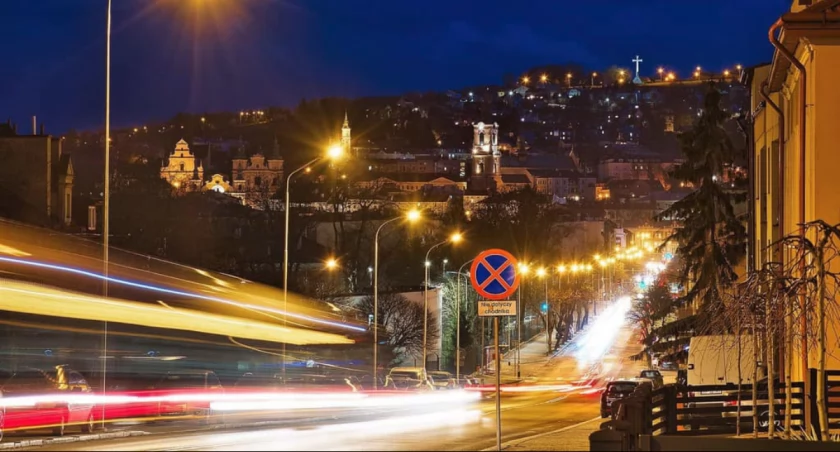 Już niebawem, dzięki dotychczasowym i najbliższym modernizacjom, 99 procent oświetlenia w Przemyślu będzie oświetleniem energooszczędnym. Fot. Grzegorz Karnas