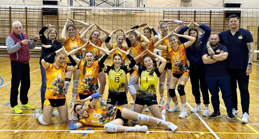 No to team San-Pajdy zrobił sobie pięknego św. Mikołaja... Jarosławskie siatkarki znakomicie spięły I rundę mistrzowskich zmagań. Fot. San-Pajda Jarosław Volleyball Team