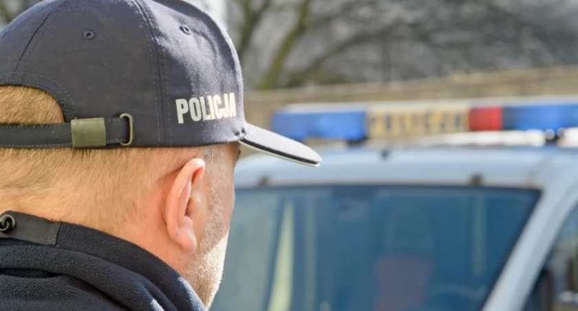 W miejsce, w którym pracownice MOPS czekały z dzieckiem, wysłano też dzielnicowych.