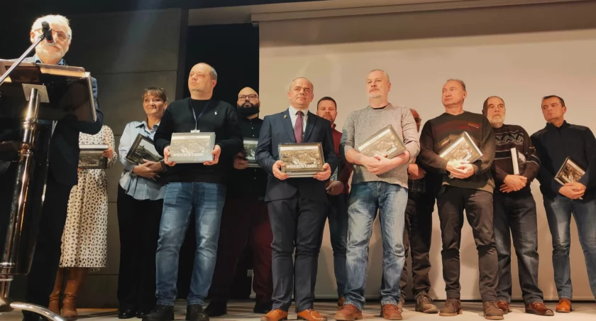 Zespół autorski na wspólnym zdjęciu. Fot. zbiory własne