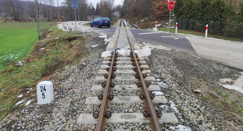 Słynny „Pogórzanin”, czyli przeworska wąskotorówka, od maja br. wróci na pełną trasę. Wreszcie będzie mogła pokonać cały 46-kilometrowy odcinek z Przeworska do Dynowa. Fot. PKW