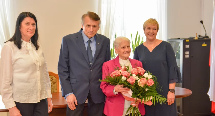 15 stycznia br. był dla pani Łucji Łukasiewicz wyjątkowym dniem. Równo 100 lat temu przyszła na świat. Do dziś cieszy się dobrą formą i tryska humorem. / Zdjęcia: K. Świętojański