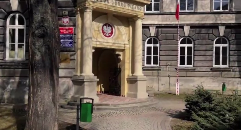 W pierwszej dziesiątce rankingu liceów województwa podkarpackiego ponownie znalazł się przemyski „Słowak”, który – podobnie jak rok temu – zajął 9. lokatę, otrzymując srebrną tarczę. 
