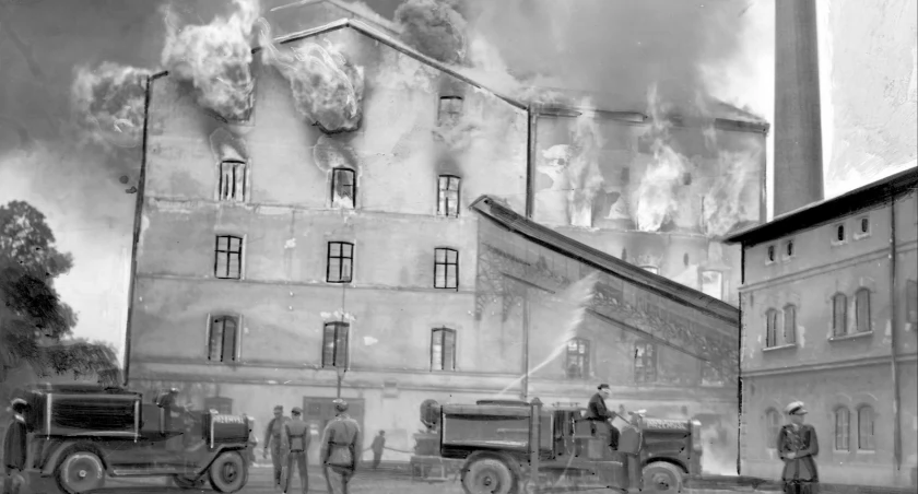 Księga pamiątkSygn. 3/1/0/8/2075 , ilustracja z Ilustrowanego Kuriera Codziennego, Narodowe Archiwum Cyfrowe.owa ze zlotu Sokolstwa Polskiego z trzech zaborów i obchodów grunwaldzkich w Krakowie 1910 r.   Cyfrowa Biblioteka Narodowa Polona (dostęp otwarty)