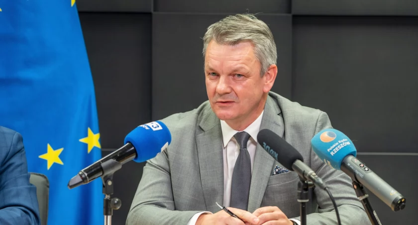 – Na pewno chcemy kierować nasze działania i środki na to, czego mieszkańcy oczekują. Chodzi między innymi o usługi dla seniorów, ale także na przedsięwzięcia dla rozwoju atrakcyjności turystycznej naszego terenu – podkreślił w czasie spotkania Jacek Grzegorzak./ Zdjęcia: UMWP