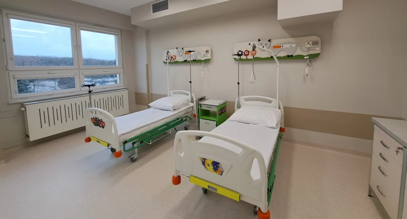 Dwu- i trzyłóżkowe sale wyposażone są w własny węzeł sanitarny, przystosowany do potrzeb pacjentów niepełnosprawnych./ Zdjecia: U. Gielo
