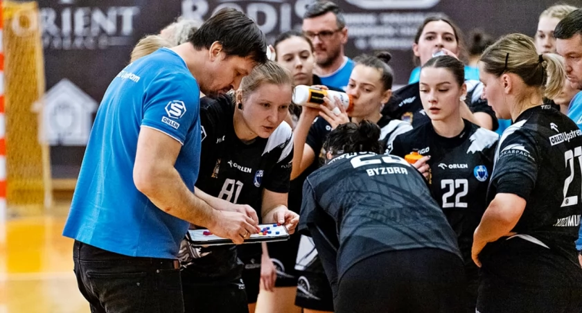 Jarosławianki mecz z beniaminkiem z Kalisza powinny były rozstrzygnąć w regulaminownym czasie gry. Powinny, ale nie zrobiły tego... Fot. ORLEN Superliga Piłki Ręcznej Kobiet